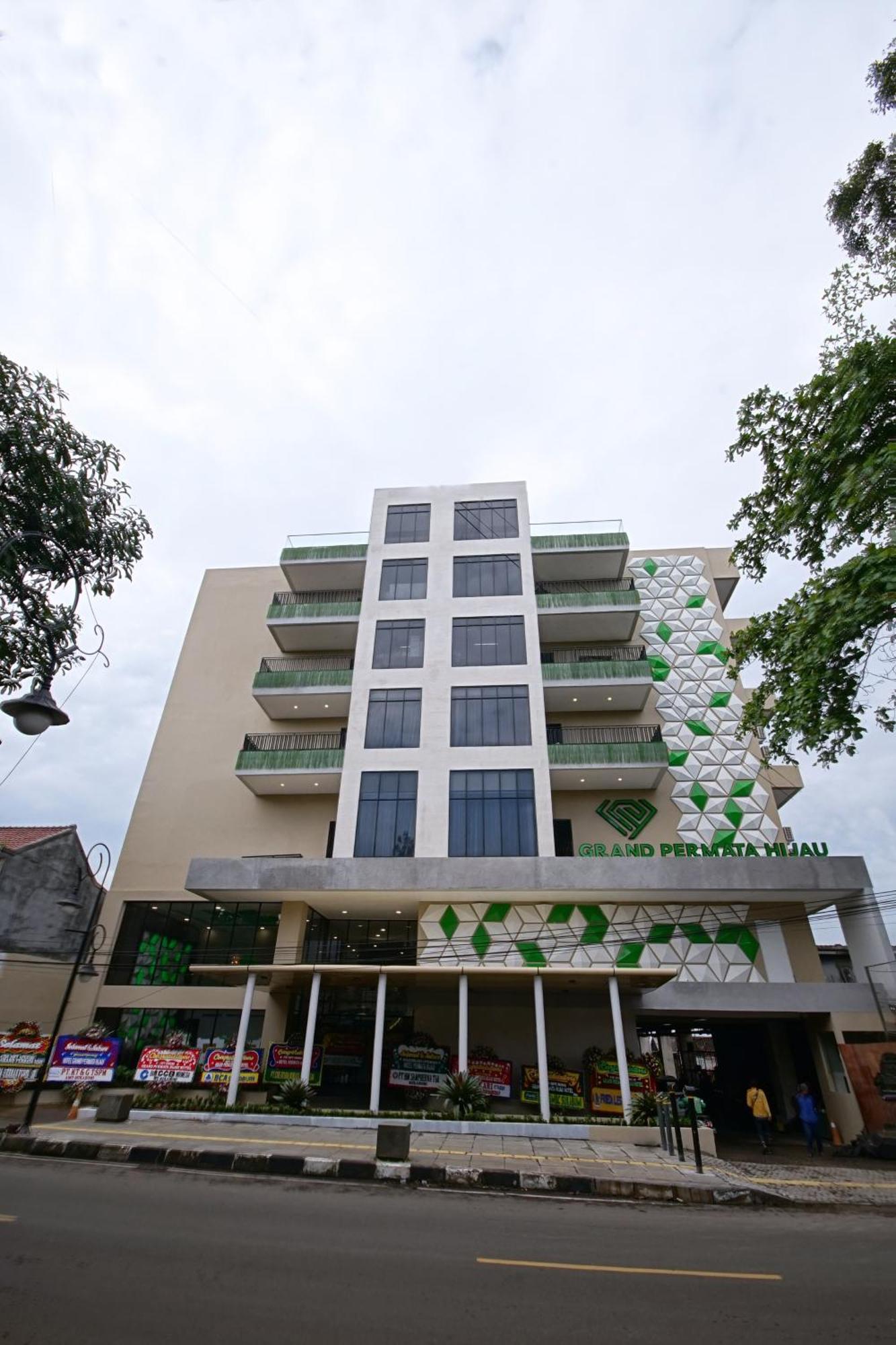 Grand Permata Hijau Hotel Sukabumi Exterior photo